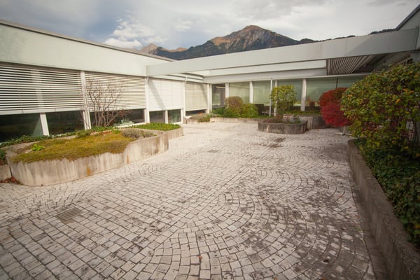 Großzügige Büroeinrichtung in bester Verkehrslage 24