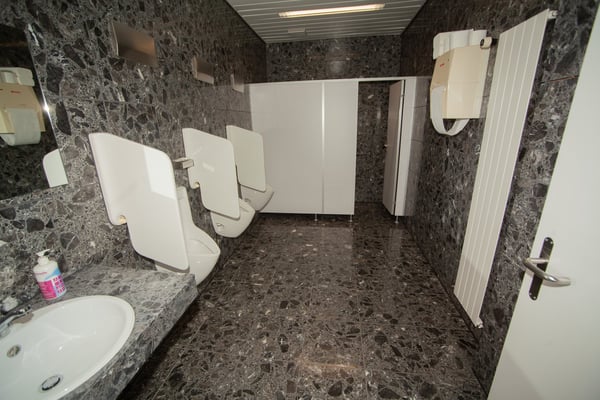 Großzügige Büroeinrichtung in bester Verkehrslage 35