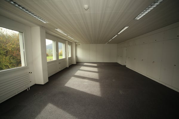 Großzügige Büroeinrichtung in bester Verkehrslage mit Atrium 17