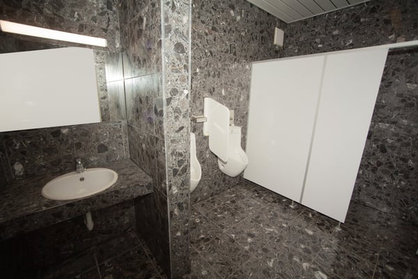 Großzügige Büroeinrichtung in bester Verkehrslage mit Atrium 18