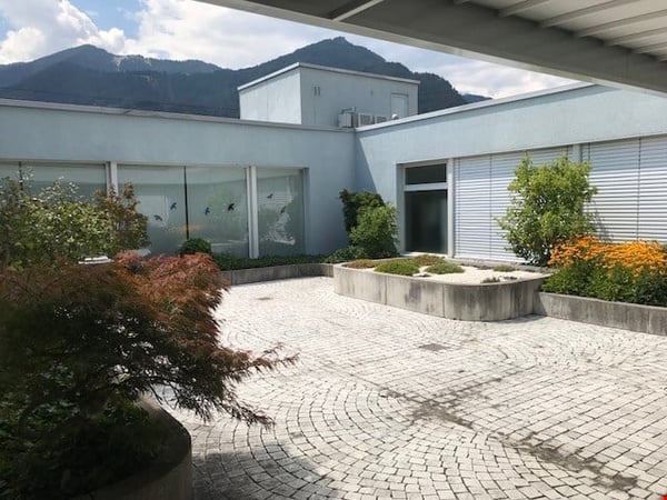 Großzügige Büroeinrichtung in bester Verkehrslage mit Atrium 23