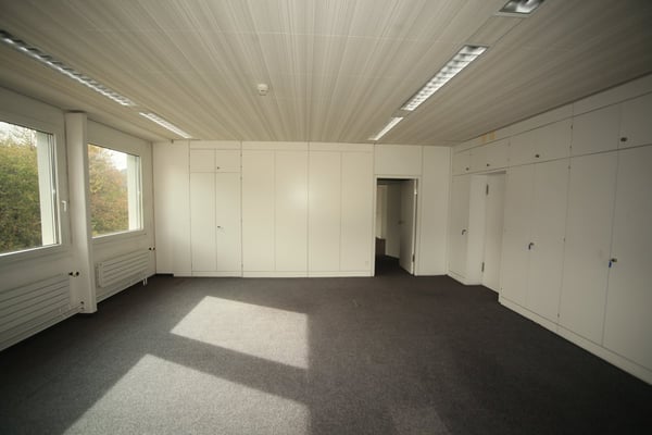 Großzügige Büroeinrichtung in bester Verkehrslage mit Atrium 15