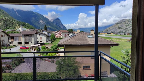 Helle 5.5-Zimmer-Wohnung mit Bergblick in Turtmann – sofort verfügbar! 1