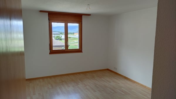 Helle 4.5-Zimmer-Wohnung mit Bergblick in Turtmann – nach Vereinbarung verfügbar! 6