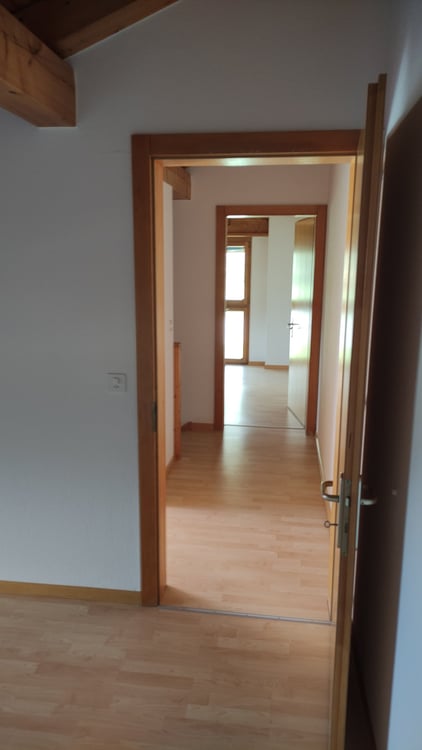 Helle 4.5-Zimmer-Wohnung mit Bergblick in Turtmann – nach Vereinbarung verfügbar! 10