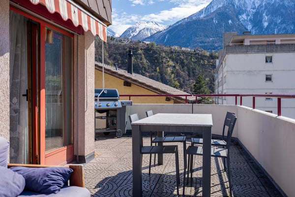 Grosszügige Attikawohnung mit Privatlift und sonniger Terrasse in Naters 45