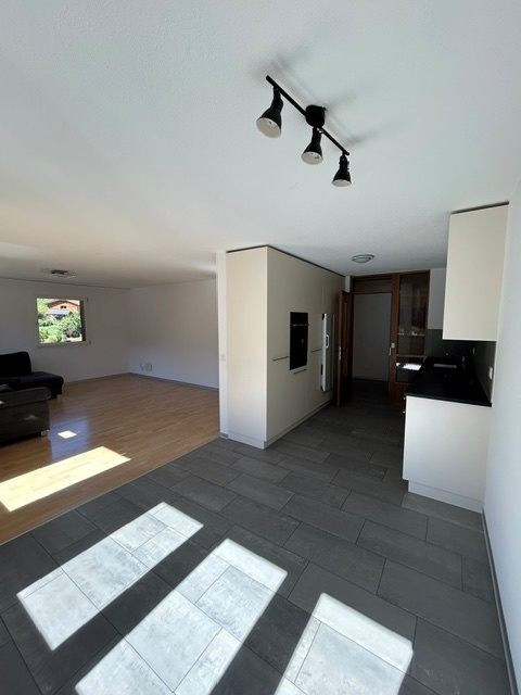 Helle 3-Zimmer-Wohnung mit Bergblick in Lax 1