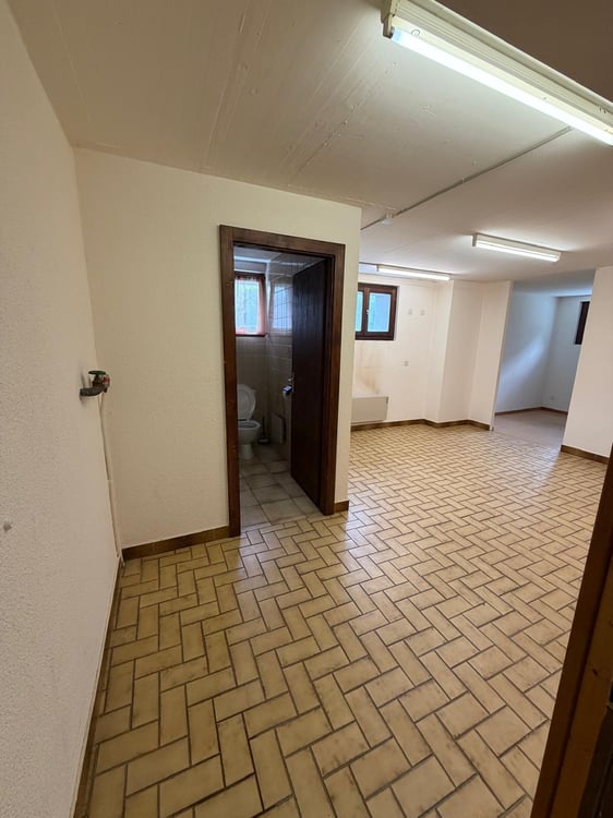 Bureau de 2.5 pièces à Saint-Maurice – Accessible et bien situé 3