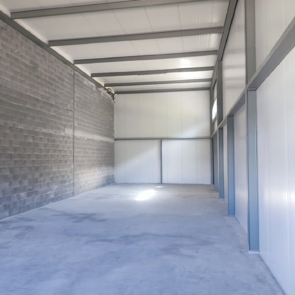Halle industrielle neuve à louer à Saxon – 135 m² 5