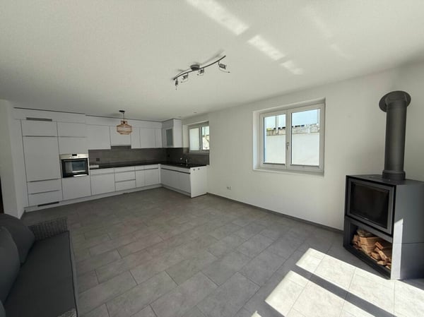 Tavannes, magnifique appartement de 1.5 pièces au rez avec terrasse 2