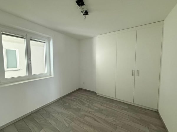 Tavannes, magnifique appartement de 1.5 pièces au rez avec terrasse 4