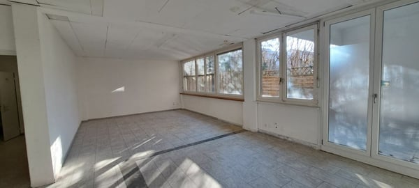 Bienne, grande surface commerciale de 1.5 pièces située au rez-de-chaussée dans une zone fréquentée 4