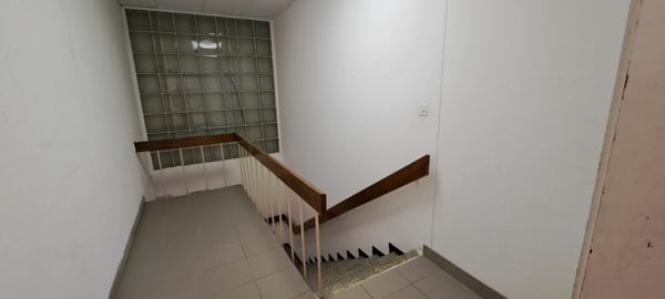 Bienne, grande surface commerciale de 1.5 pièces située au rez-de-chaussée dans une zone fréquentée 6