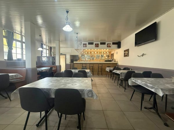 St-Imier, restaurant de 56 places idéalement situé, prêt à l'emploi 2