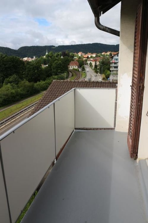 Tavannes, joli logement de 1.5 pièces rénové au 1er étage avec balcons 5