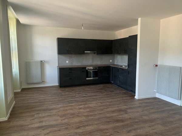 St-Imier, magnifique logement de 1.5 pièces entièrement rénové 1