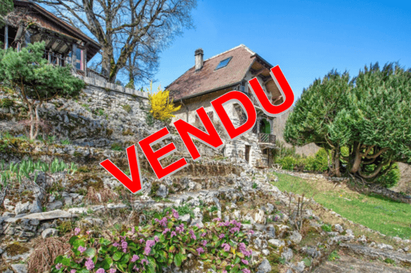 Montmollin, propriété de charme avec vue sur le lac et annexes