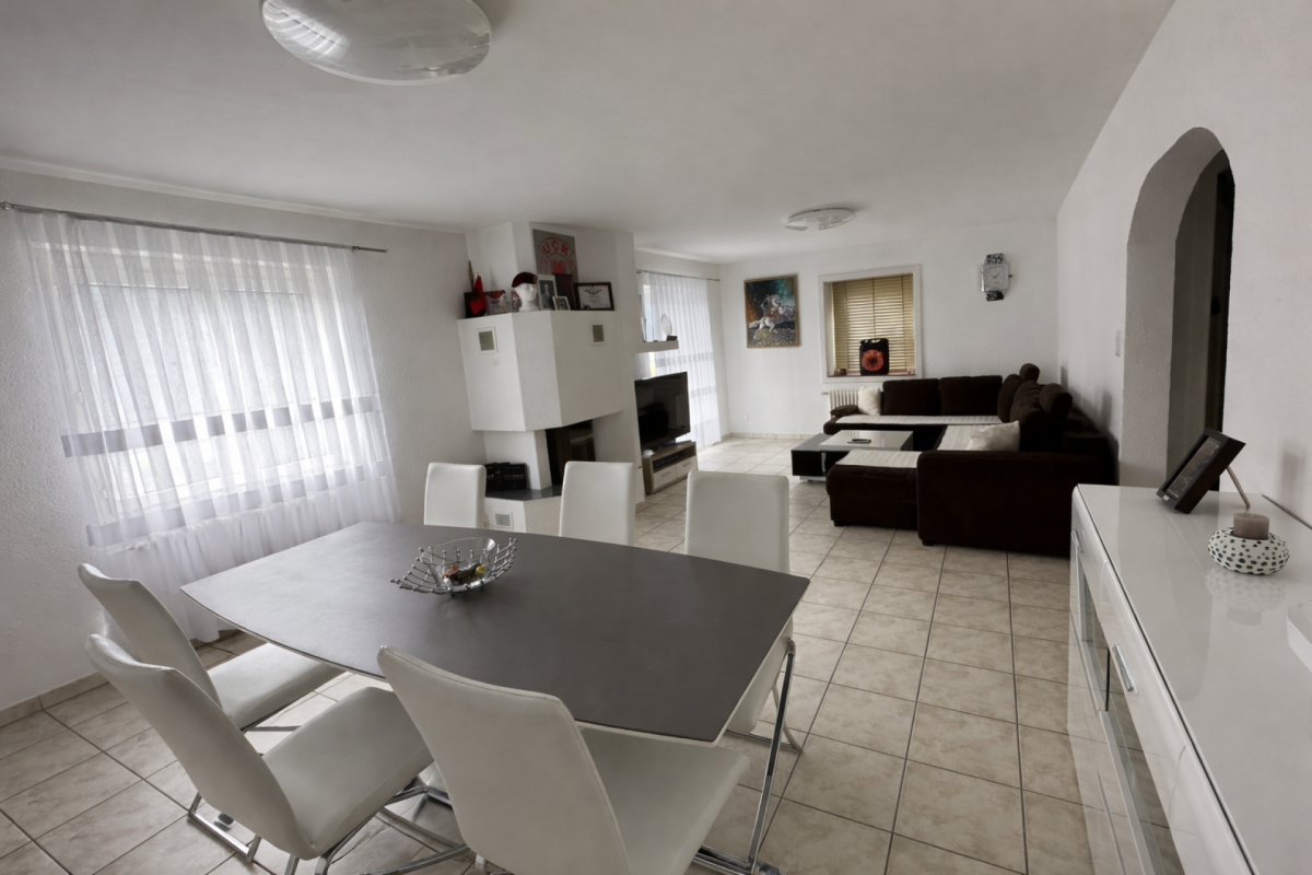 St-Imier, magnifique appartement de 4.5 pièces au 1er étage avec balcon et terrasse