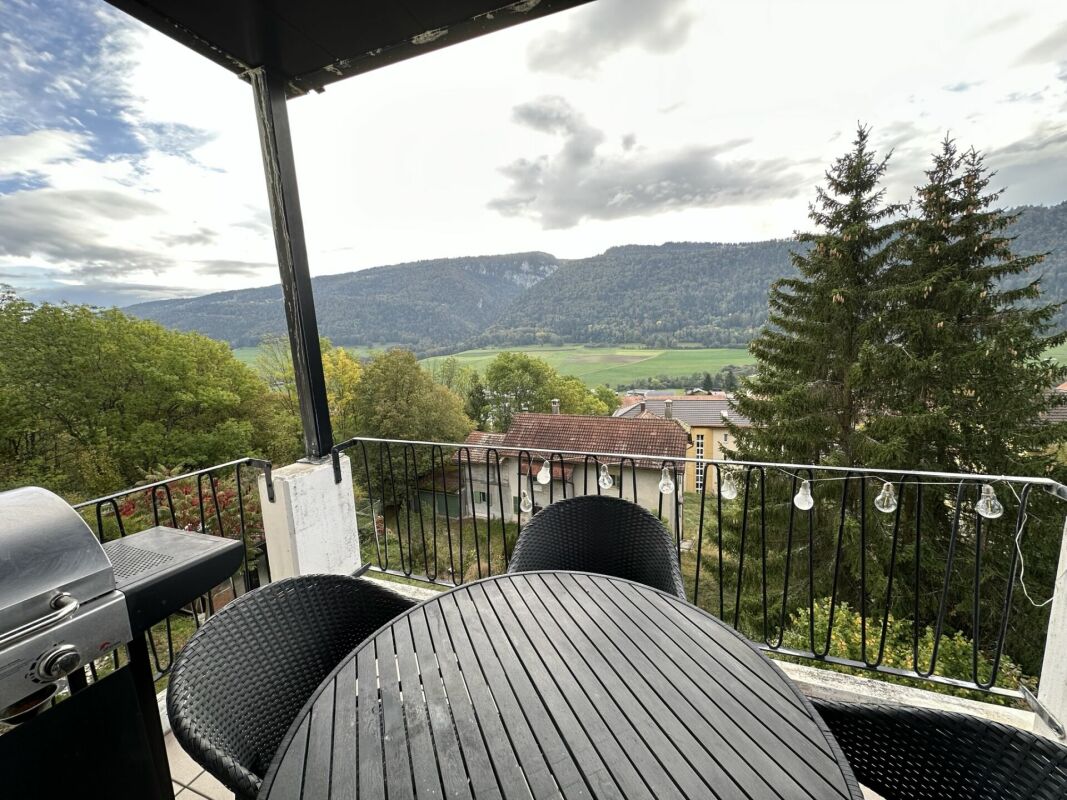 St-Imier, magnifique appartement de 4.5 pièces au 1er étage avec balcon et terrasse