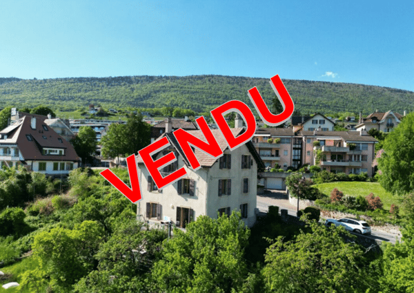 St-Blaise, immeuble de 3 appartements à rénover, places de parc