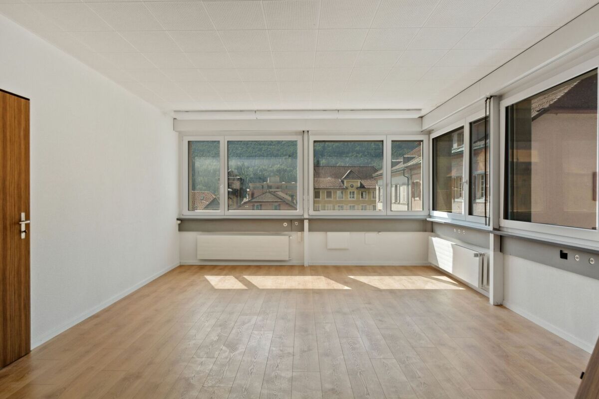 St-Imier, bureau / cabinet idéalement situé, surface dès 27m2