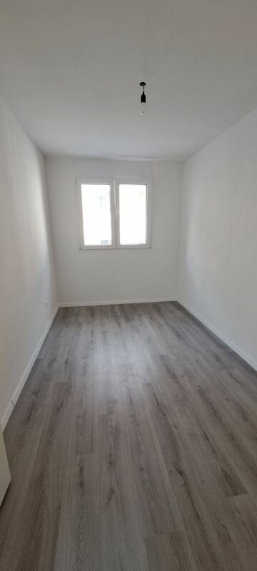St-Imier, appartement de 4.5 pièces au 1er étage avec balcon