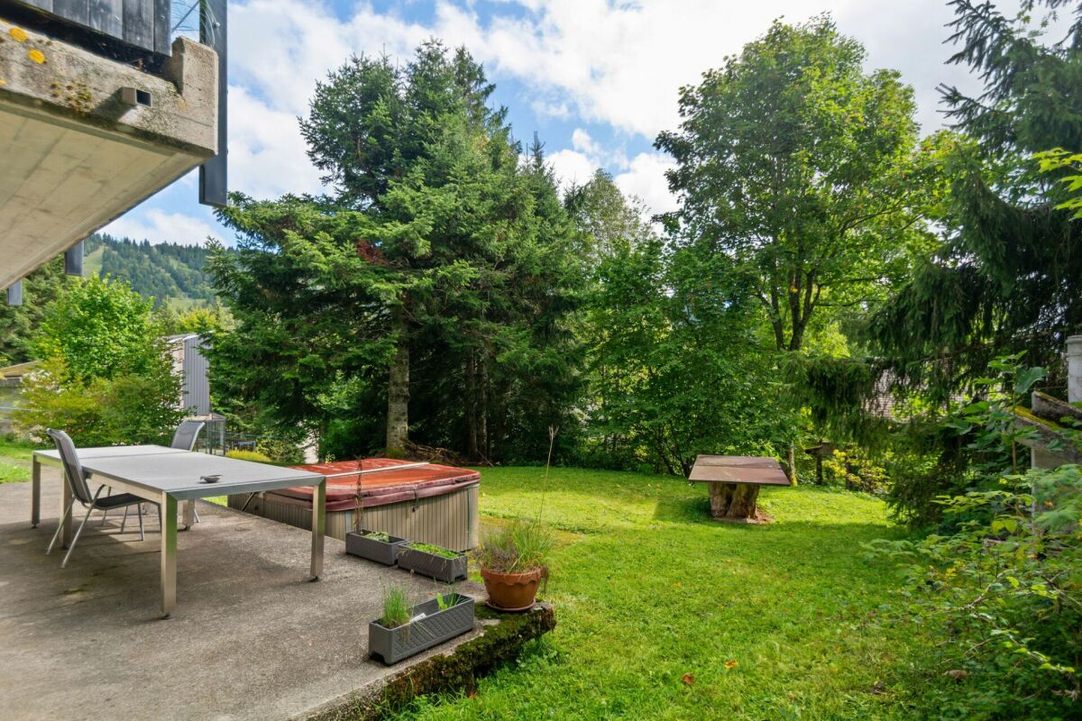 Les Savagnières, magnifique chalet de 4.5 pièces en pleine nature