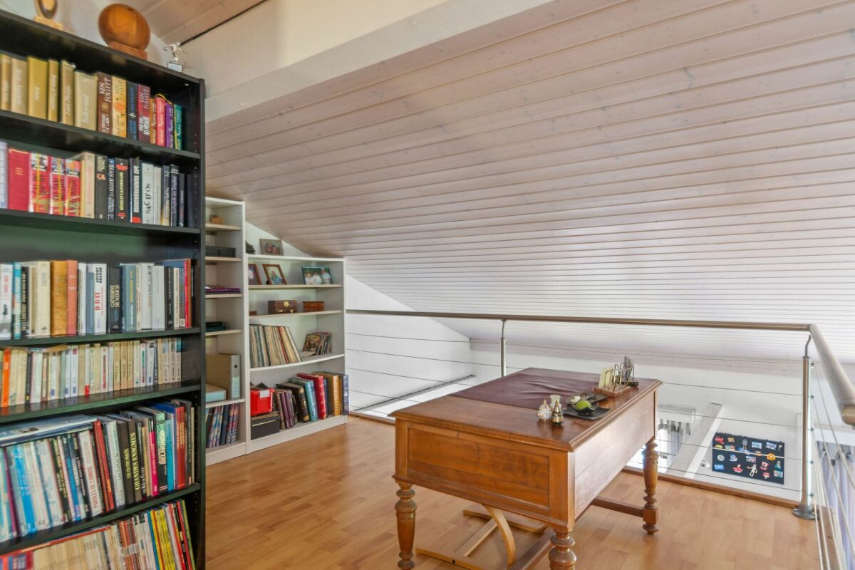 Dombresson, magnifique duplex de 4.5 pièces en attique, garage, place de parc