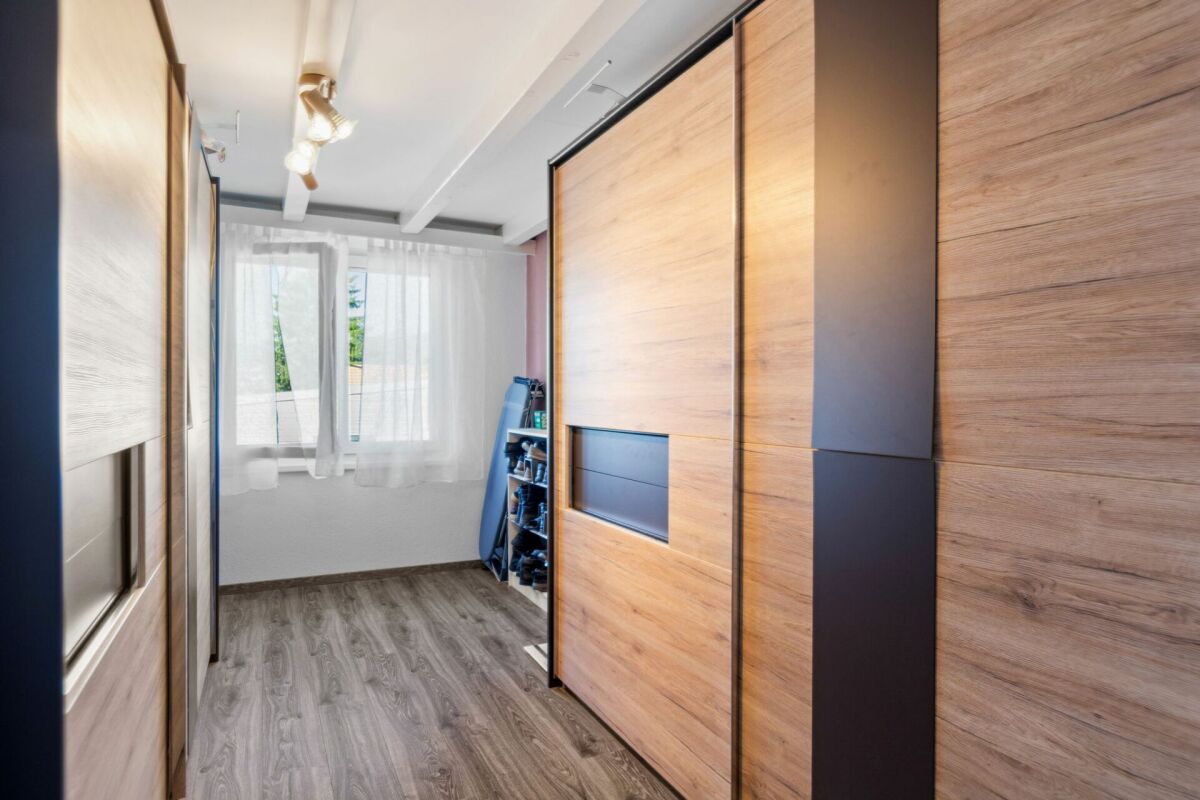 Dombresson, magnifique duplex de 4.5 pièces en attique, garage, place de parc