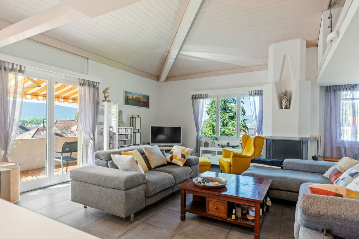 Dombresson, magnifique duplex de 4.5 pièces en attique, garage, place de parc