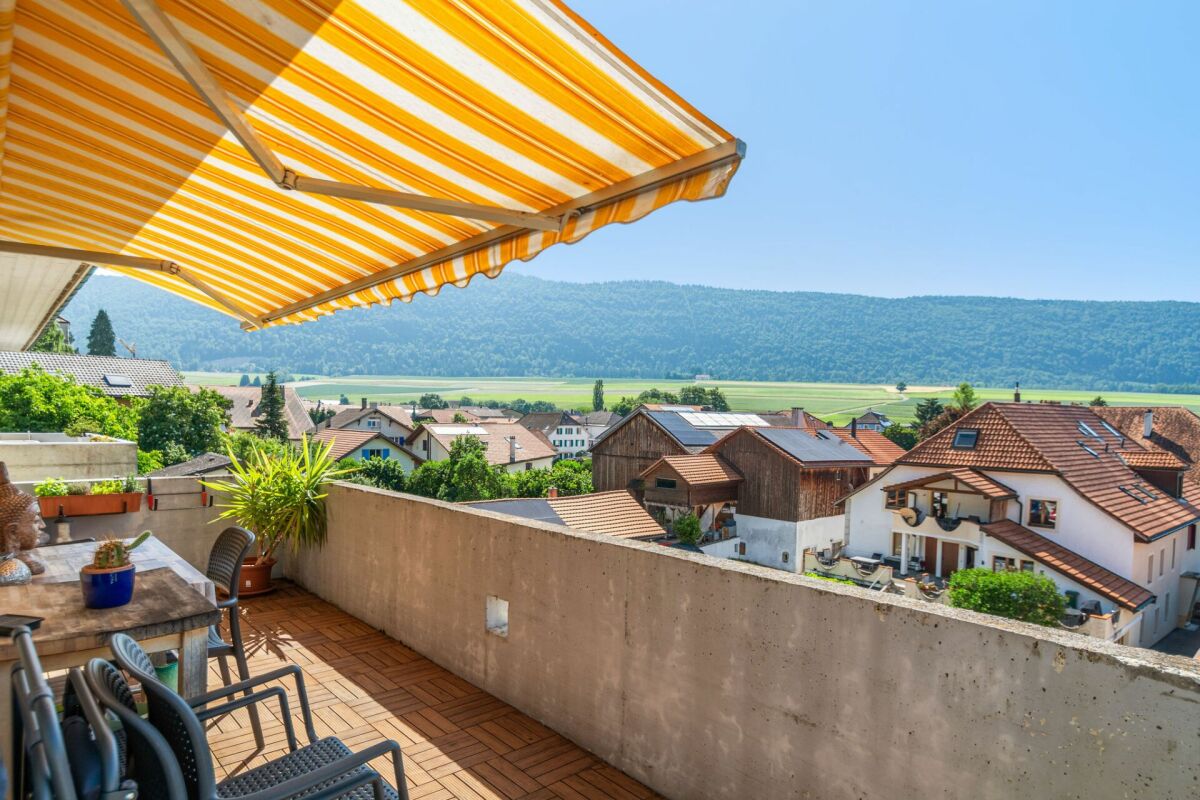 Dombresson, magnifique duplex de 4.5 pièces en attique, garage, place de parc