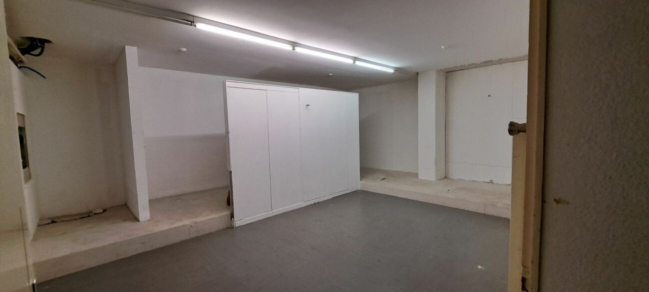 Bienne, grande surface commerciale de 5.5 pièces située au rez-de-chaussée dans une zone fréquentée