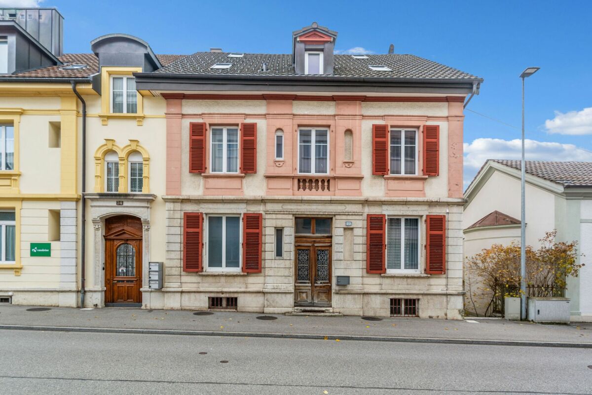 St-Imier, maison de caractère - Parfaite pour famille et activité professionnelle