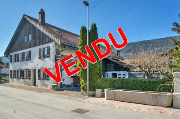 Courtelary, maison de 2 appartements, grange, jardin, places de parc