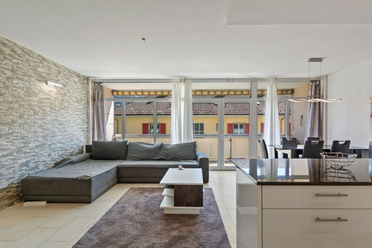 St-Imier, bel appartement rénové de 3.5 pces avec balcon et garage