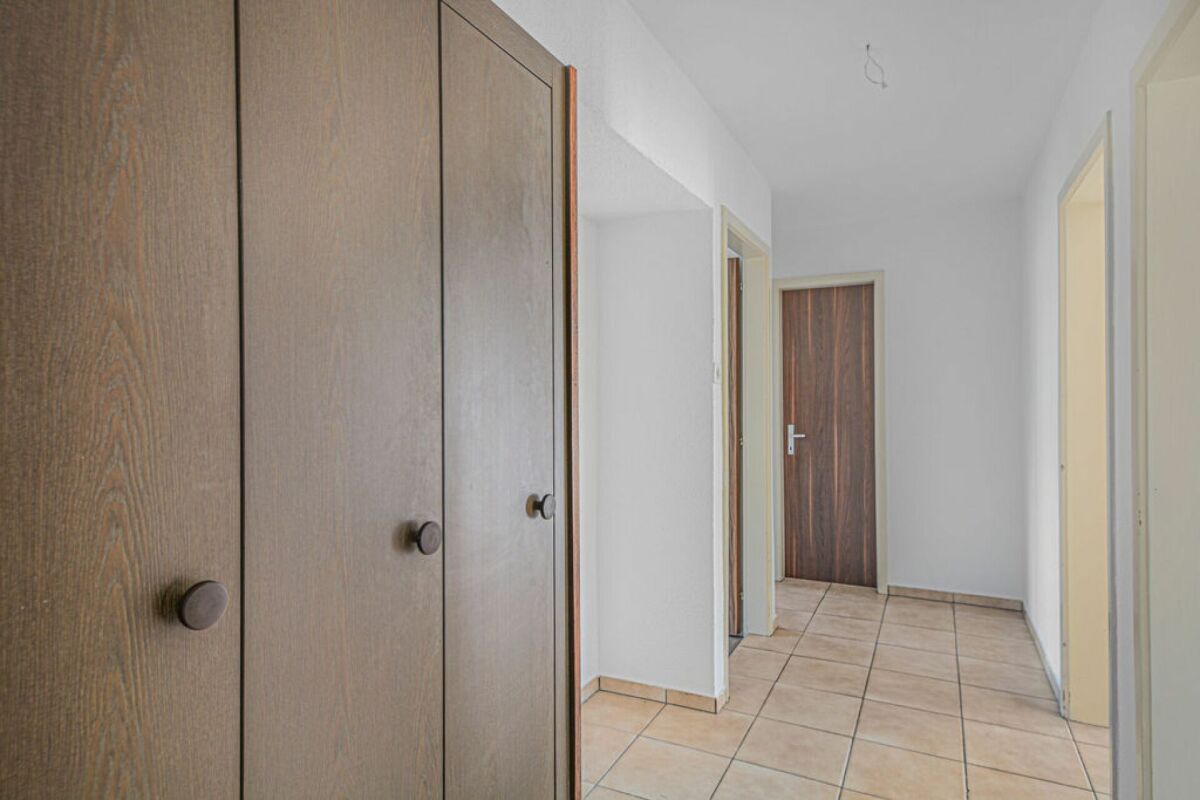 Tavannes, immeuble de rendement 8 appartements, 2 garages et 7 places de parc