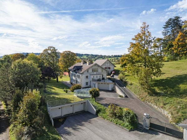 Propriété exceptionnelle dans un cadre de verdure unique proche de La Chaux-de-Fonds 1