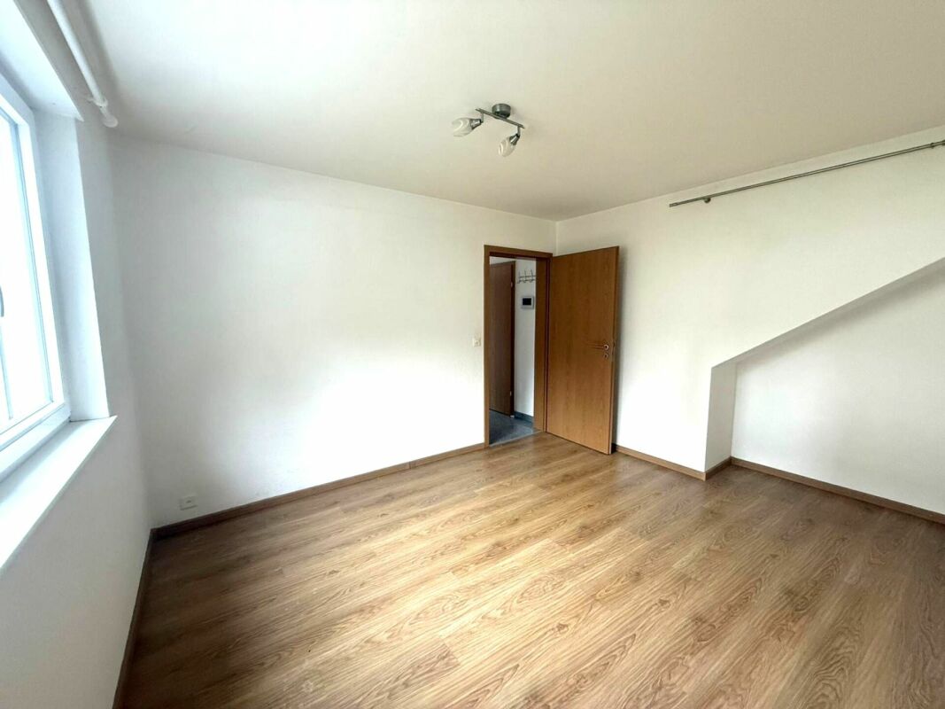 St-Imier, joli appartement 2.5 pièces avec terrasse, garage, jardin