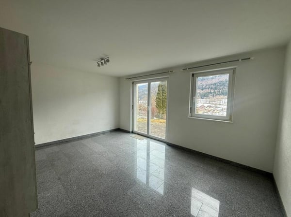 St-Imier, joli appartement 2.5 pièces avec terrasse, garage, jardin 4