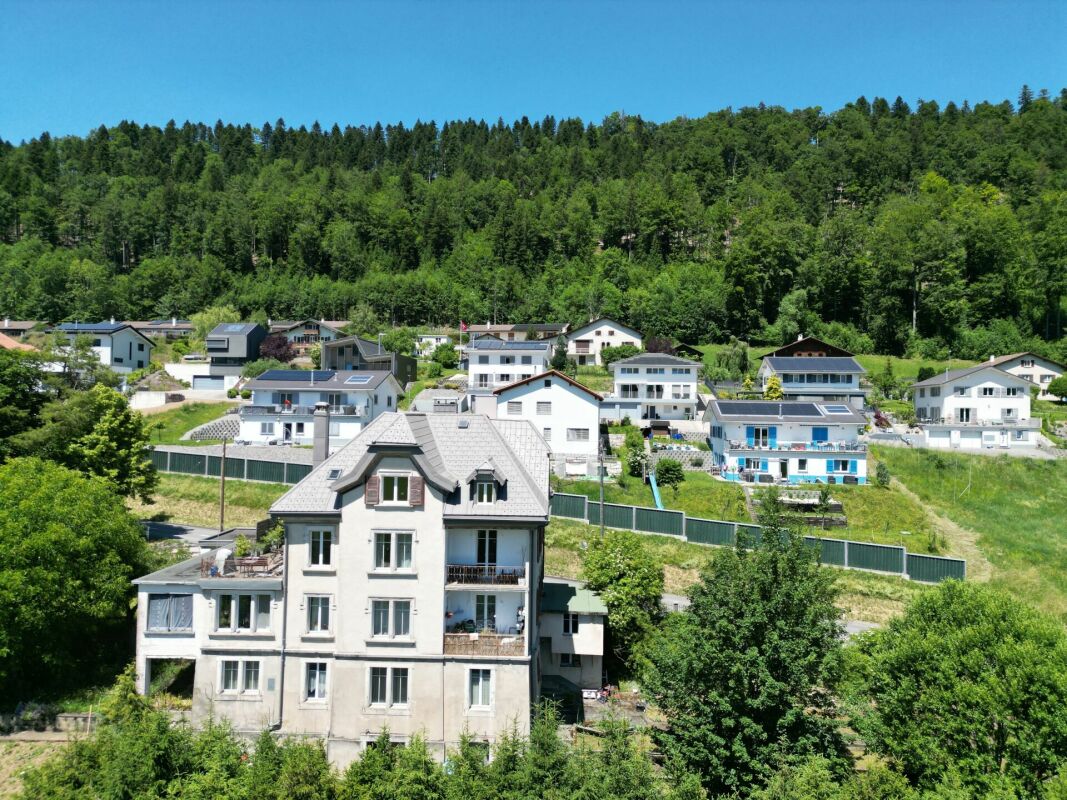 Renan, immeuble locatif de 5 appartements avec stationnements - 5.3%