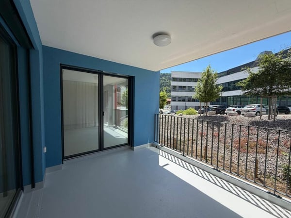 Villeret, superbe appartement de 4.5 pièces au 1er étage avec terrasse et ascenseur 9