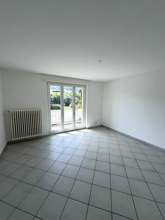 Tavannes, joli logement de 3.5 pièces rénové au 1er étage avec balcons 4