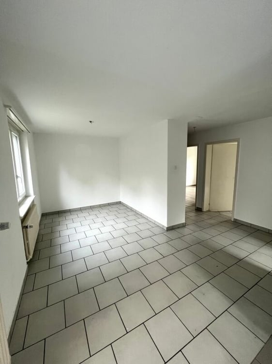 Tavannes, joli logement de 3.5 pièces rénové au 1er étage avec balcons 3