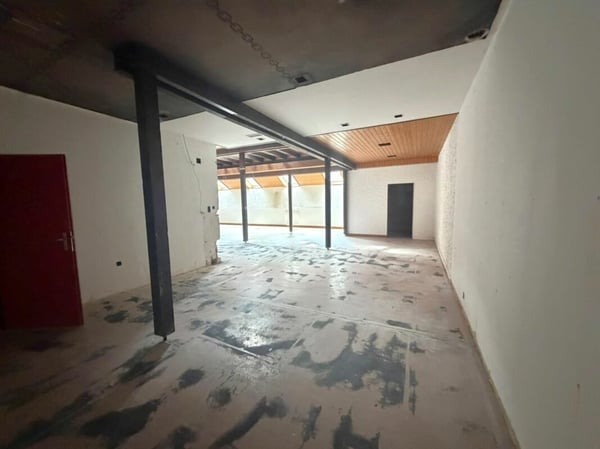 St-Imier, bureau / cabinet idéalement situé de 260 m2 3