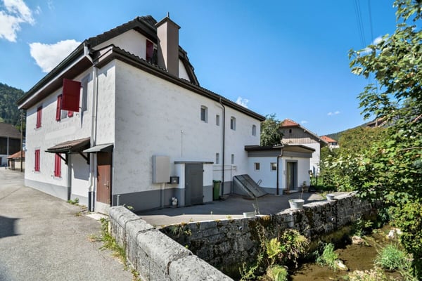 Sonvilier, maison de 5.5 pièces rénovée avec une surface louée 17