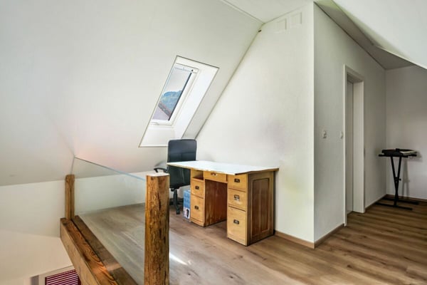 Sonvilier, maison de 5.5 pièces rénovée avec une surface louée 10