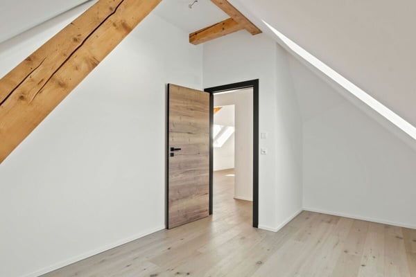 Courtelary, magnifique appartement de 4.5 pièces dans les combles 10
