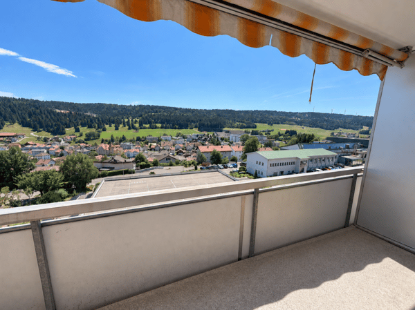 Tramelan, joli appartement de 2.5 pièces au 2ème étage avec balcon et vue dégagée 4