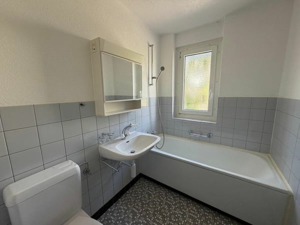 Tramelan, joli appartement de 2.5 pièces au 2ème étage avec balcon et vue dégagée 6
