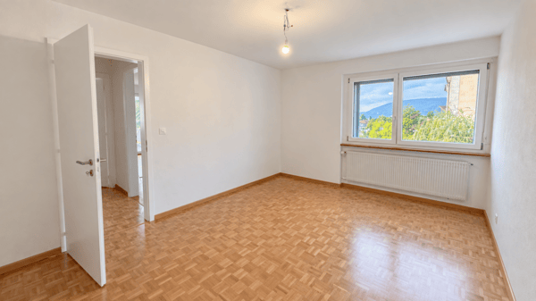 La Neuveville, magnifique appartement de 2.5 pièces entièrement rénové avec balcon 7